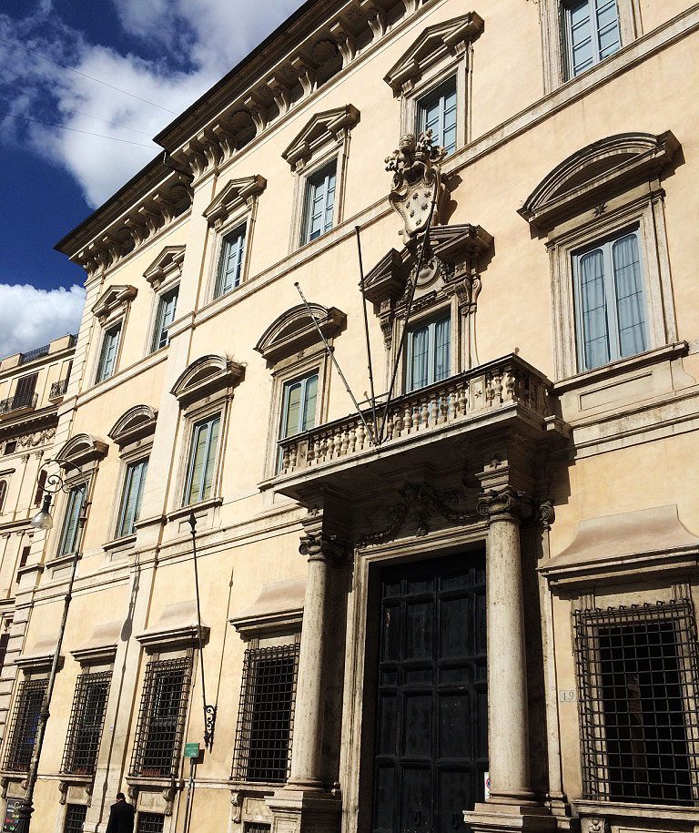 Palazzo Altieri, Rome 2.jpg